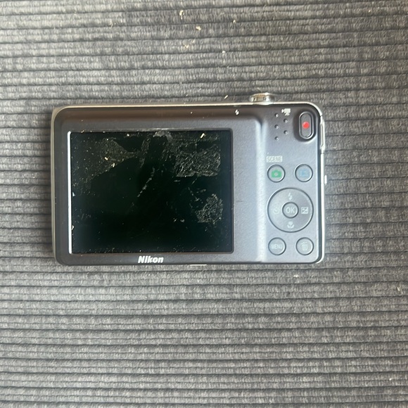 COPY - Nikon COOLPIX S3500 - Picture 2 of 4